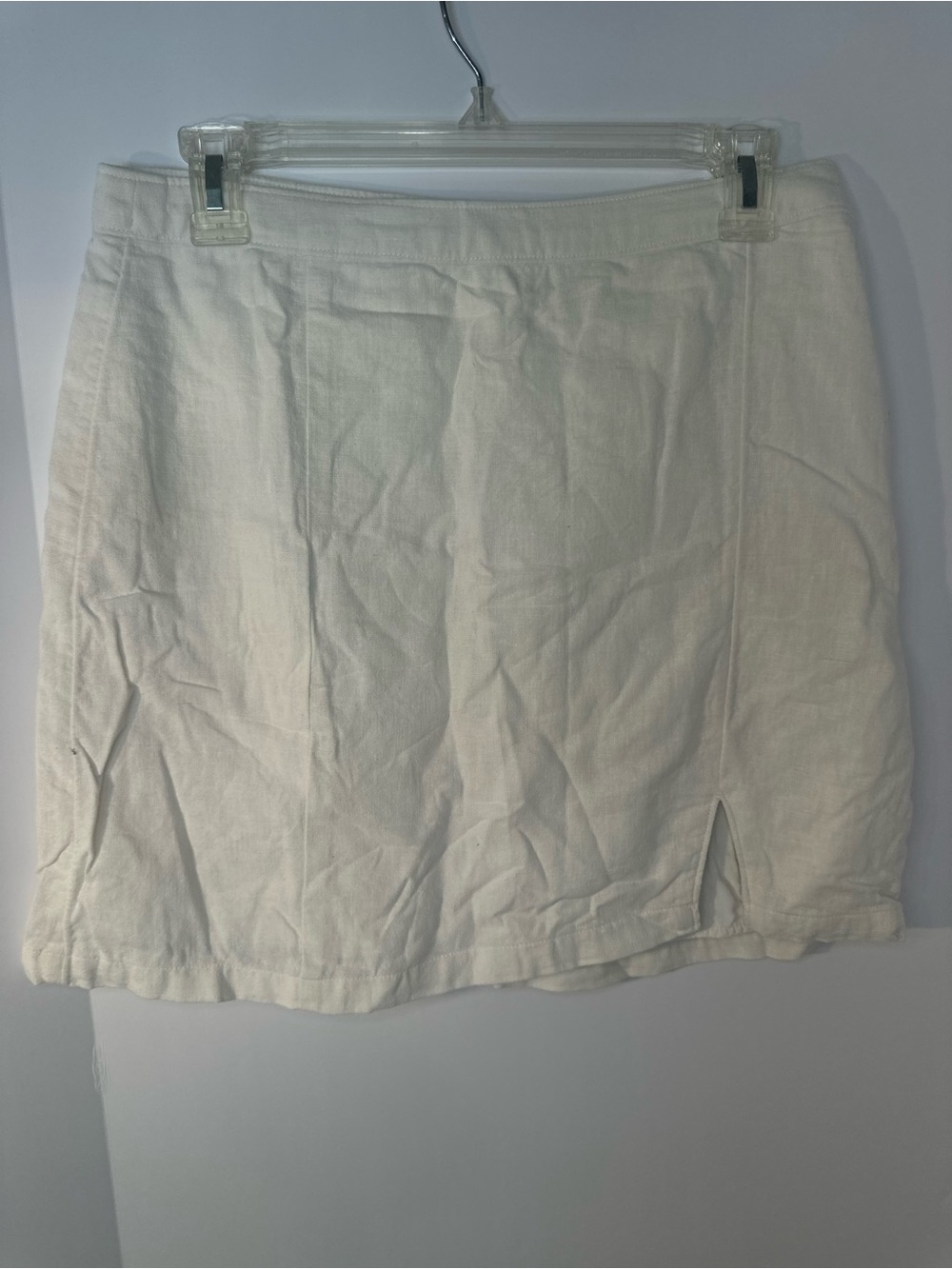 Abercrombie & Fitch Off-White Mini Skirt with Subtle Zip Detail
